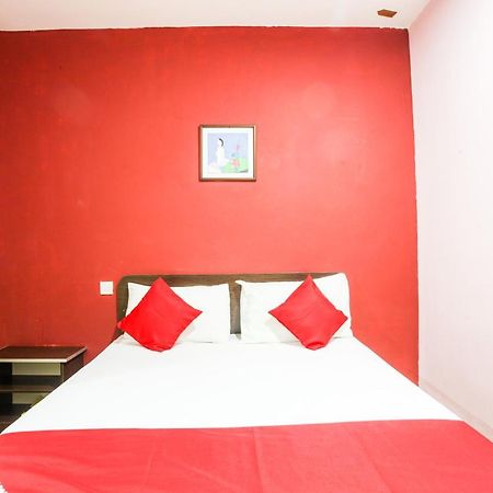 קמפאר Oyo 89539 Hotel Siswa מראה חיצוני תמונה